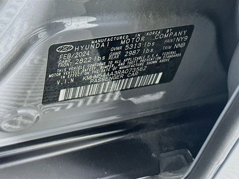 Used 2023 Volvo C40 P8 Recharge Plus AWD/4WD image 12
