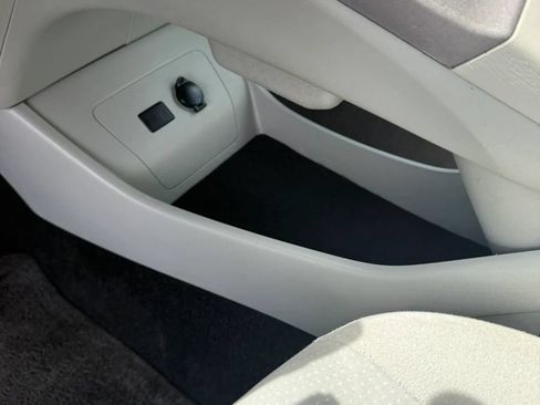 Used 2013 Toyota Prius Three FWD image 10