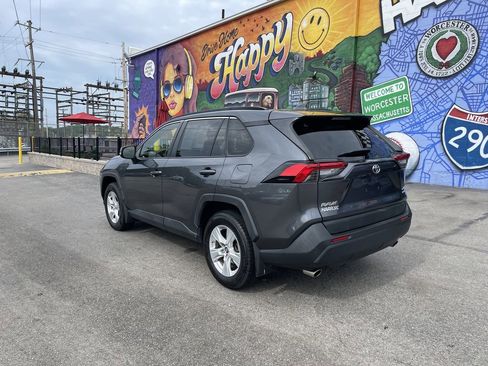 Used 2019 Toyota RAV4 XLE AWD/4WD image 3