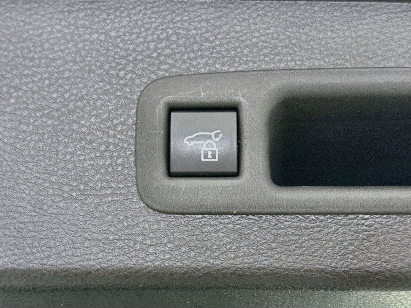Certified 2026 Toyota Sienna XLE FWD image 39
