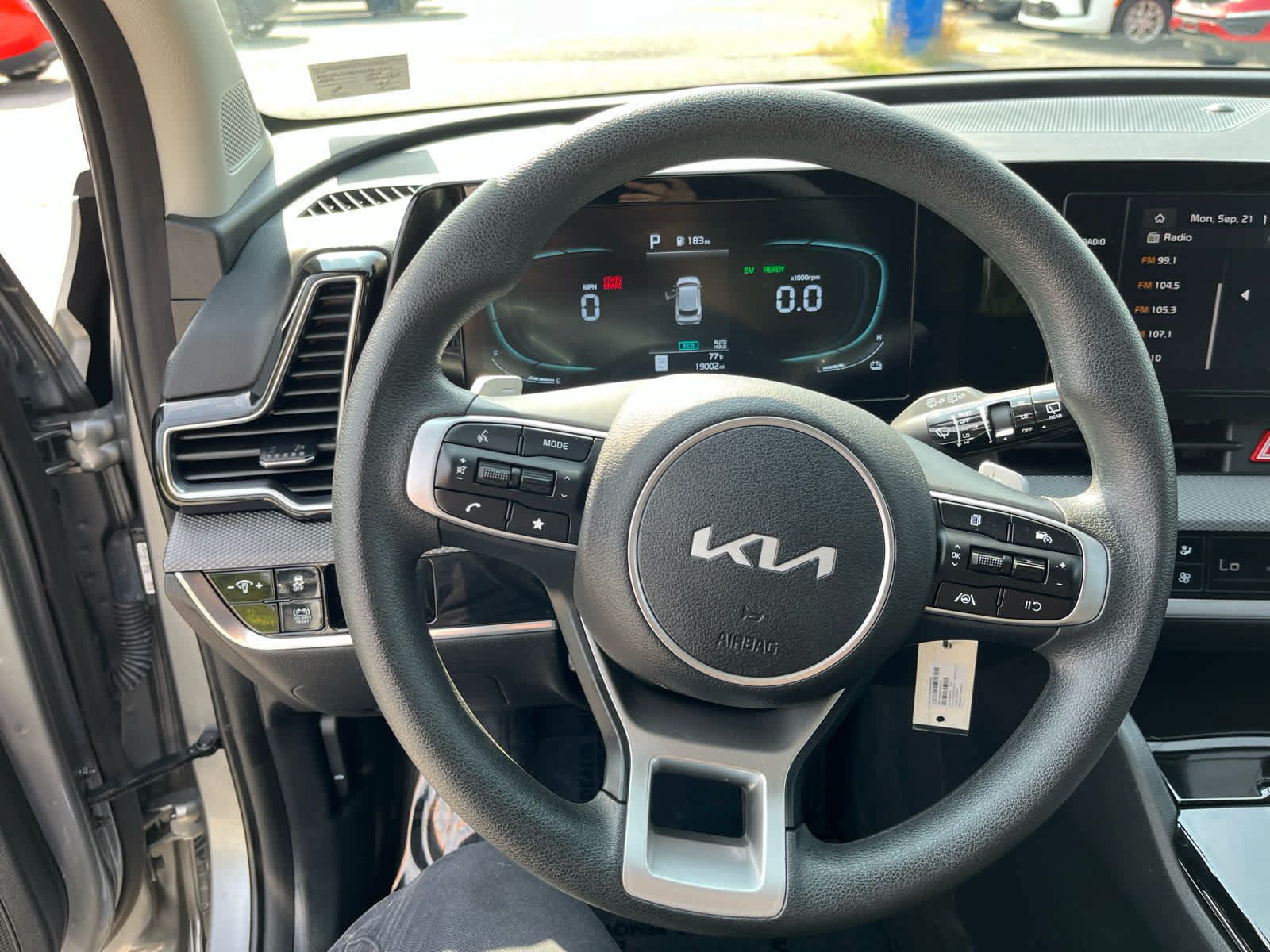 Used 2025 Kia Sportage LX AWD/4WD image 13