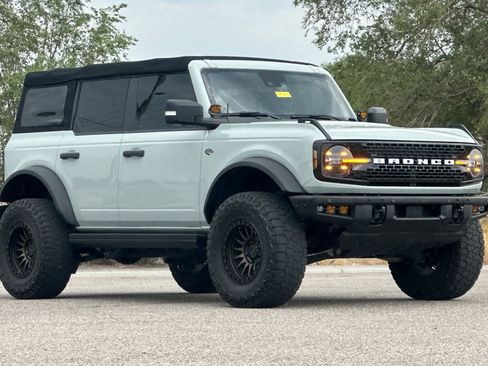 Certified 2022 Ford Bronco Wildtrak AWD/4WD image 9