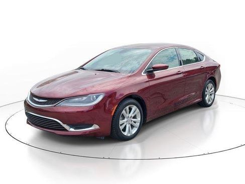 Used 2017 Chrysler 200 Limited Platinum image 2