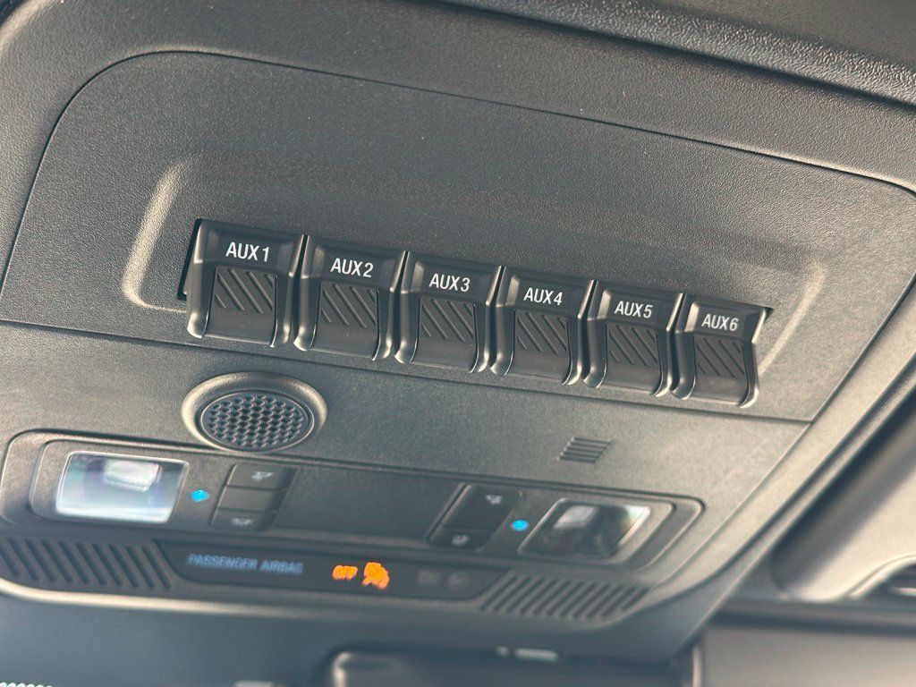 Used 2025 Ford Bronco Raptor AWD/4WD image 38