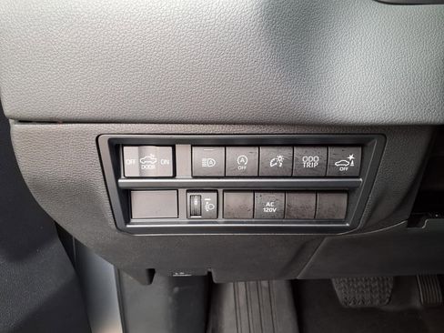 Used 2022 Toyota Tundra Limited w/ Power Package AWD/4WD image 20