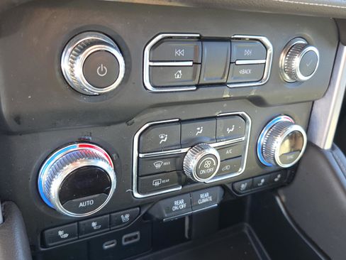 Used 2021 GMC Yukon SLT w/ SLT Luxury Plus Package image 20