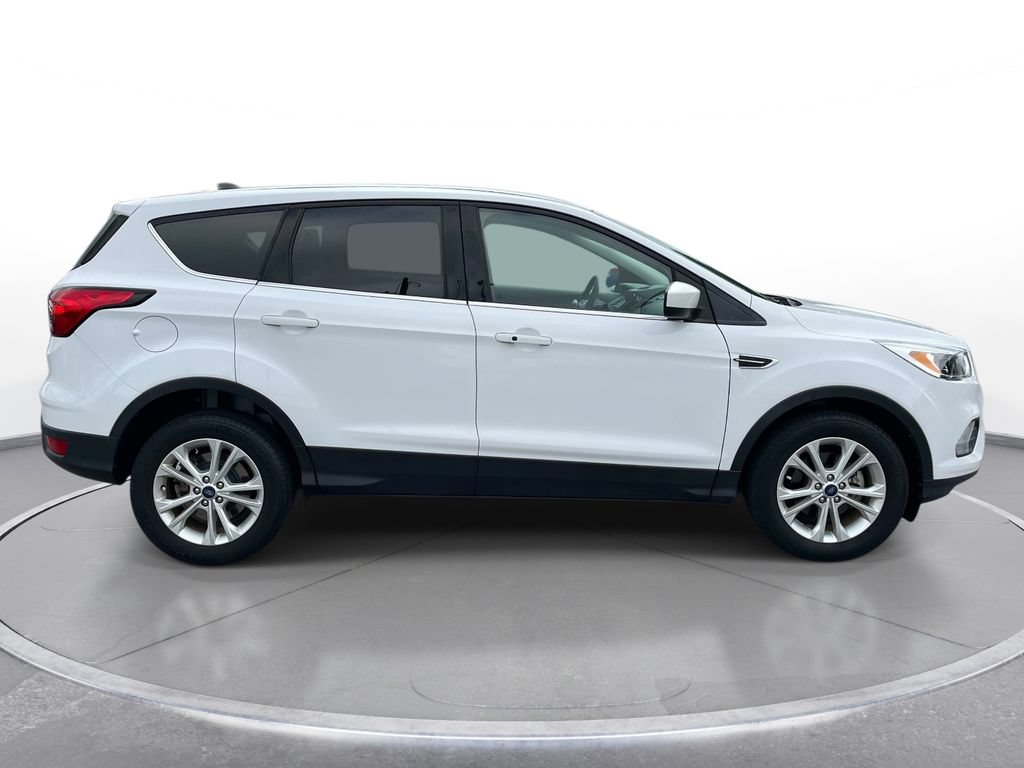 Used 2019 Ford Escape SE FWD image 3