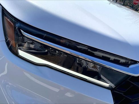 Used 2024 Honda Pilot Elite image 28