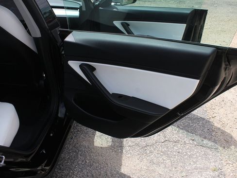 Used 2019 Tesla Model 3 Standard Range Plus RWD image 29