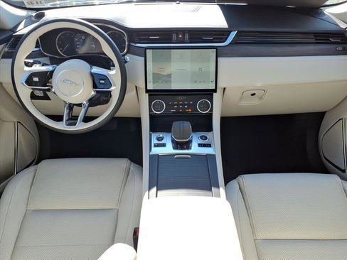 Certified 2023 Jaguar F-PACE S image 4