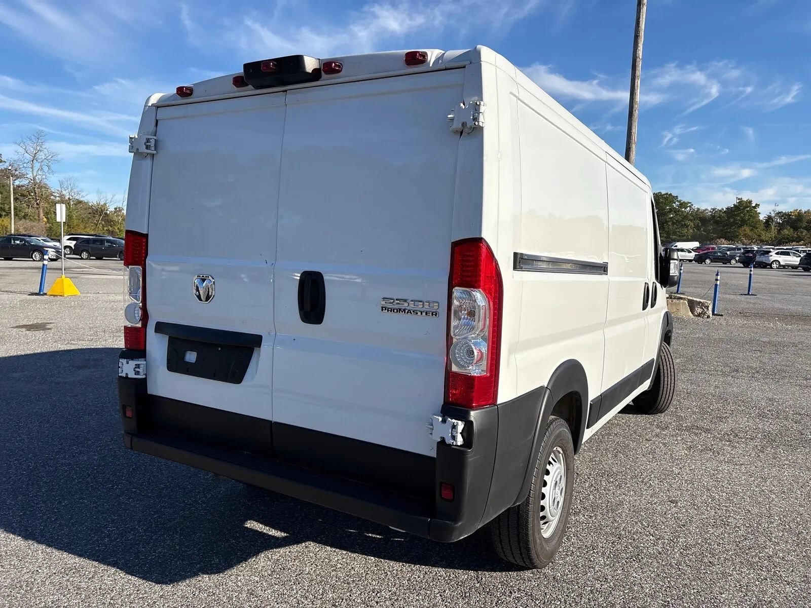 Used 2025 RAM ProMaster 2500 w/ Convenience Group FWD image 2