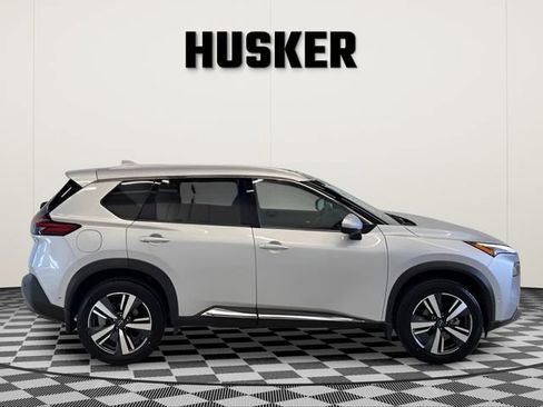 Used 2023 Nissan Rogue SL w/ SL Premium Package image 2