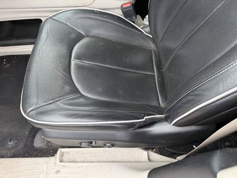 Used 2022 Chrysler Pacifica Limited FWD image 11
