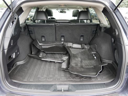 Used 2016 Subaru Outback 3.6R Limited AWD/4WD image 18