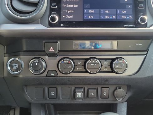 Used 2023 Toyota Tacoma TRD Sport image 28