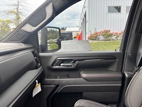 Used 2025 GMC Sierra 2500 AT4X w/ AT4X AEV Edition AWD/4WD image 13