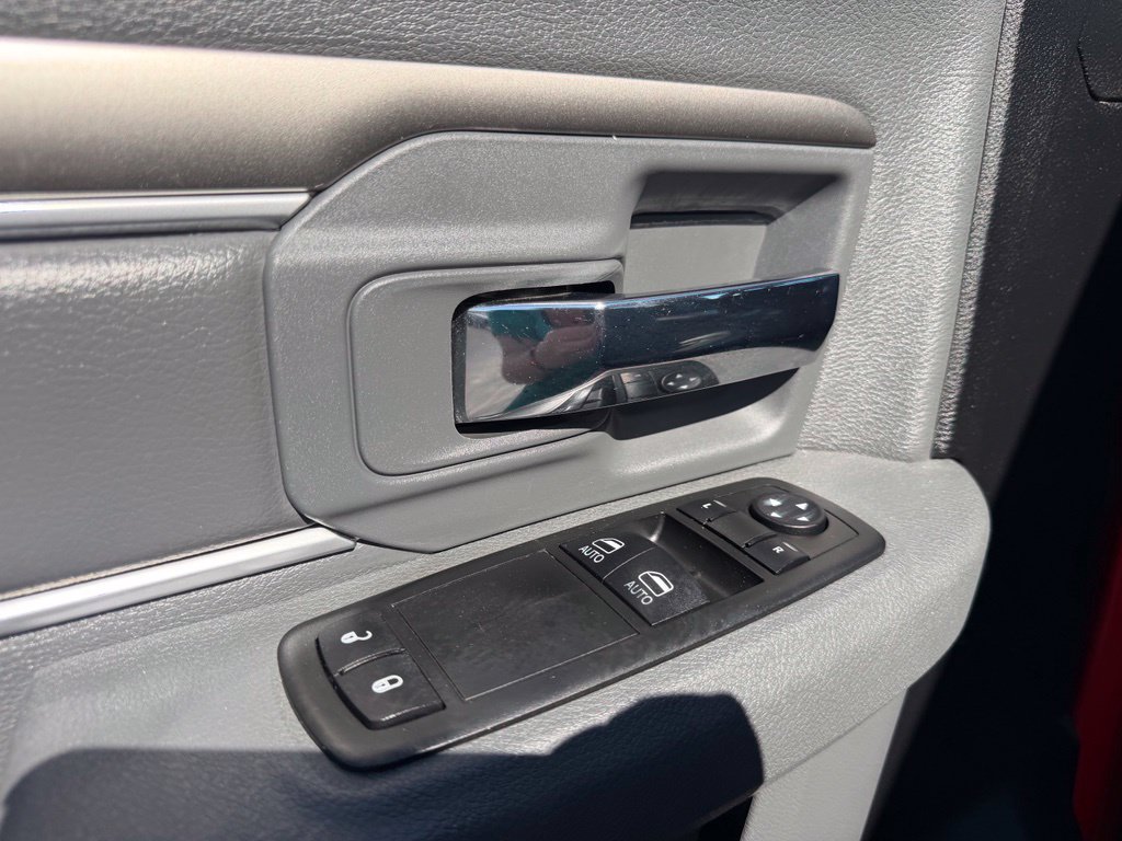 Used 2013 RAM 1500 Express RWD image 19