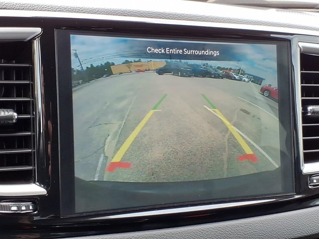 Used 2024 Chrysler Pacifica Touring-L FWD image 24