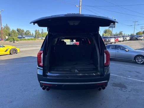 Used 2021 GMC Yukon XL Denali w/ Denali Premium Package AWD/4WD image 6
