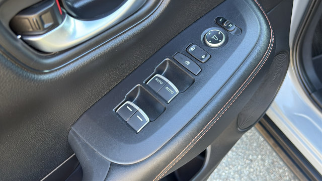 Used 2024 Honda HR-V Sport image 8