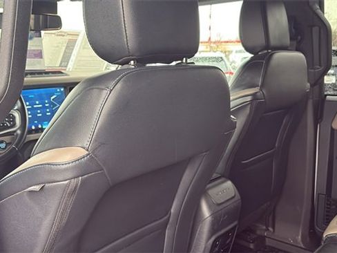 Used 2023 Ford Bronco Wildtrak image 22