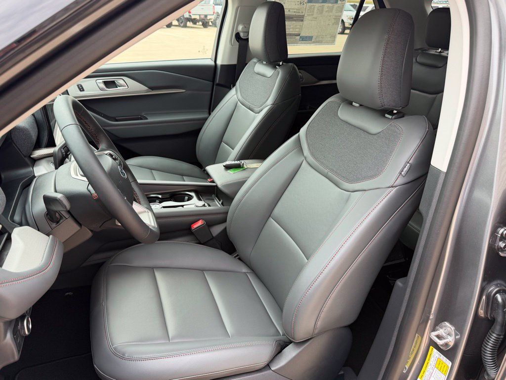 New 2026 Ford Explorer Active w/ Active Comfort Package RWD image 18