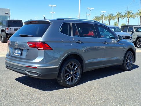 Certified 2022 Volkswagen Tiguan SE image 7