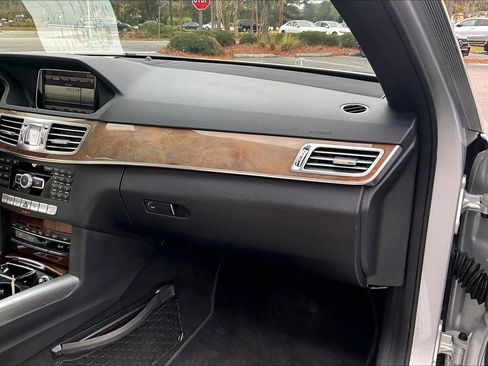 Used 2014 Mercedes-Benz E 350 Sedan image 18