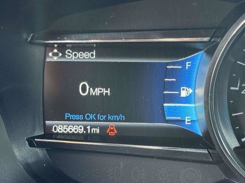 Used 2018 Ford Explorer XLT w/ Equipment Group 202A FWD image 14
