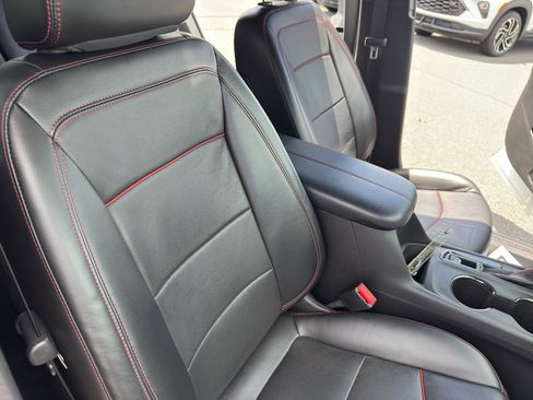 Used 2022 Chevrolet Equinox RS w/ RS Leather Package image 32