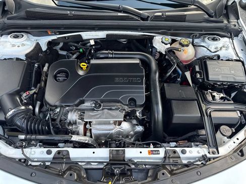 Used 2024 Chevrolet Malibu LT FWD image 24