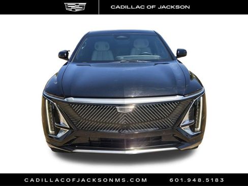 Certified 2024 Cadillac Lyriq Luxury AWD/4WD image 21