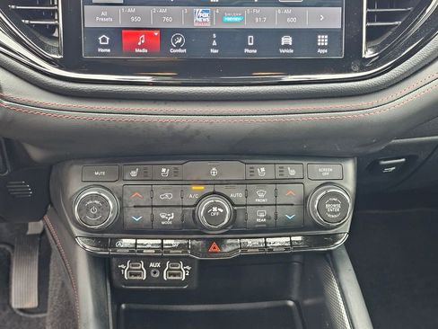 Used 2024 Dodge Durango GT image 22