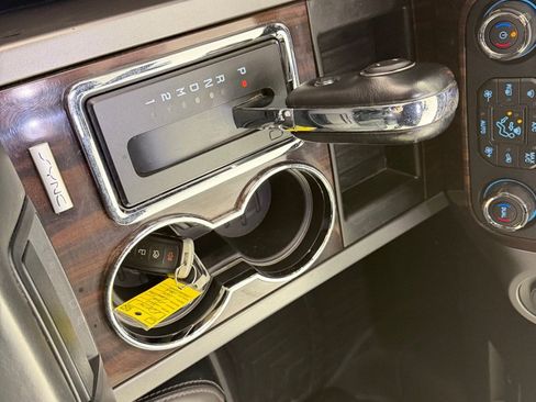 Used 2017 Ford Expedition Platinum image 19