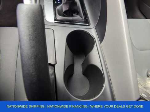 Used 2022 Hyundai Elantra SEL image 27