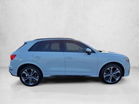 Used 2022 Audi Q3 2.0T Premium Plus w/ Premium Plus Package AWD/4WD image 4