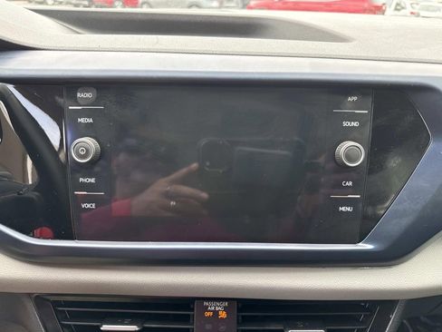 Used 2022 Volkswagen Taos SE w/ Panoramic Sunroof Package FWD image 27
