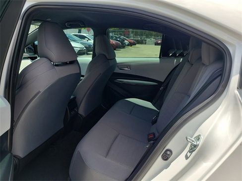 Used 2025 Toyota Corolla SE image 8