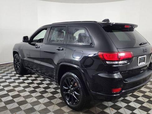 Used 2022 Jeep Grand Cherokee Laredo X image 6