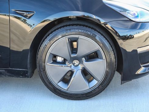 Used 2022 Tesla Model 3 image 10