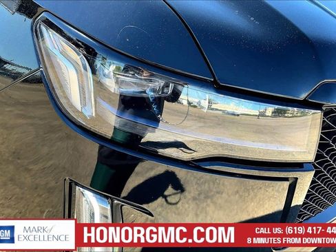 Used 2022 Cadillac Escalade ESV Sport w/ Touring Package AWD/4WD image 31