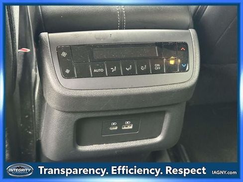 Used 2025 Nissan Pathfinder SV AWD/4WD image 19
