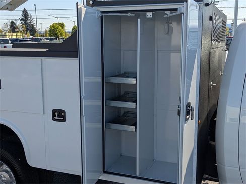 New 2024 RAM 5500 Tradesman image 16