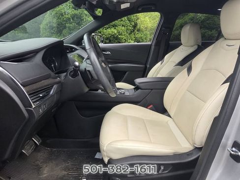 Used 2022 Cadillac XT4 Sport FWD image 9