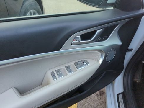 Used 2019 Genesis G70 2.0T Advanced w/ Elite Package image 8