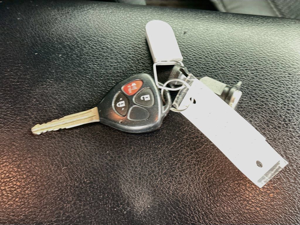 Used 2019 Toyota 4Runner SR5 AWD/4WD image 32
