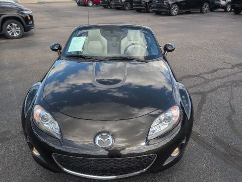 Used 2011 MAZDA MX-5 Miata Grand Touring RWD image 13
