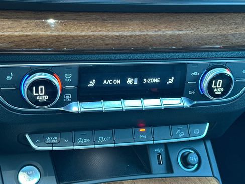 Used 2023 Audi Q5 2.0T Premium w/ Convenience Package image 19