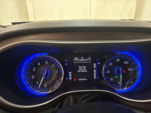 Used 2020 Chrysler Voyager LX w/ Cold Weather Group FWD image 13