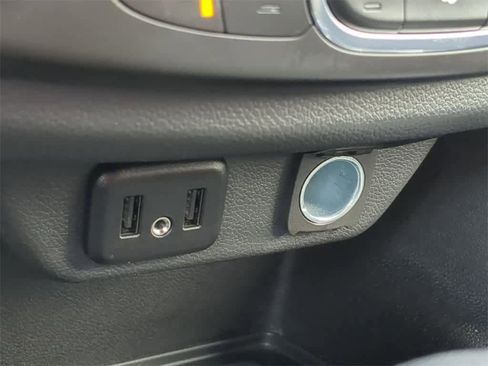 Used 2024 Chevrolet Traverse LT image 30